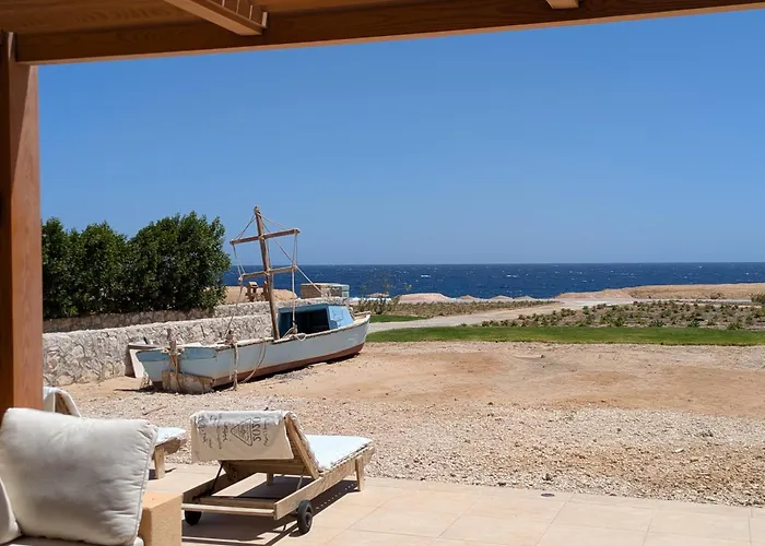Villa Seafront 3br Soma Bay With Exquisite Views